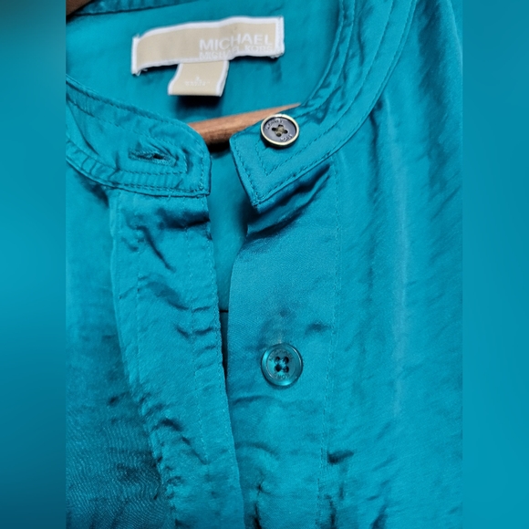 Emerald color Michael Kors top - Picture 5 of 6